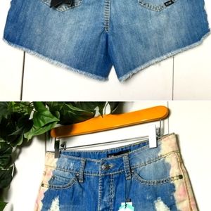 NWT🌟 It's Me Pink Tie Dye Jean Shorts